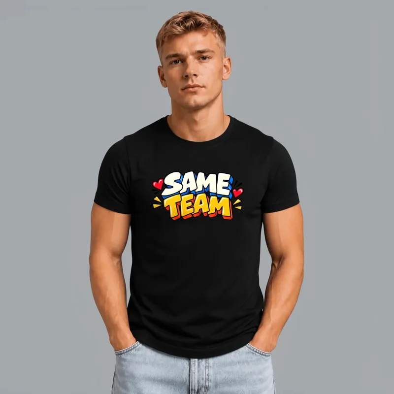 Tricou cu designul „Tricou Same Team”